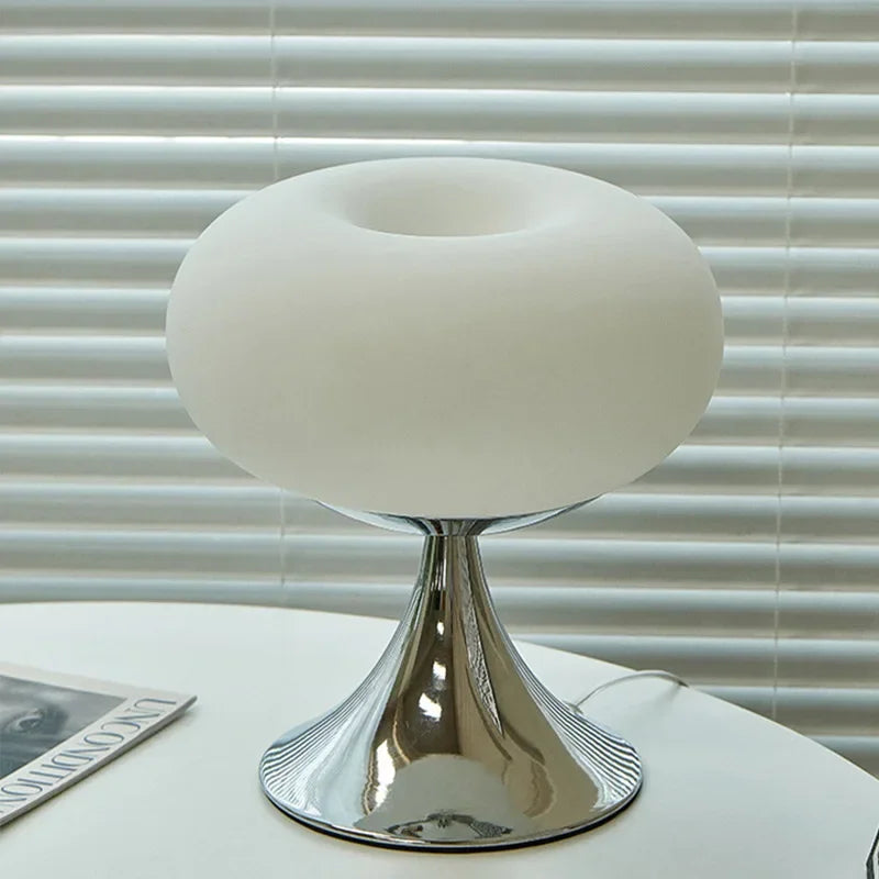 Bauhaus Cream Wind Table Lamp Modern LED Green Apple Table Lamp for Living Room Vintage Glass Atmosphere Table Light